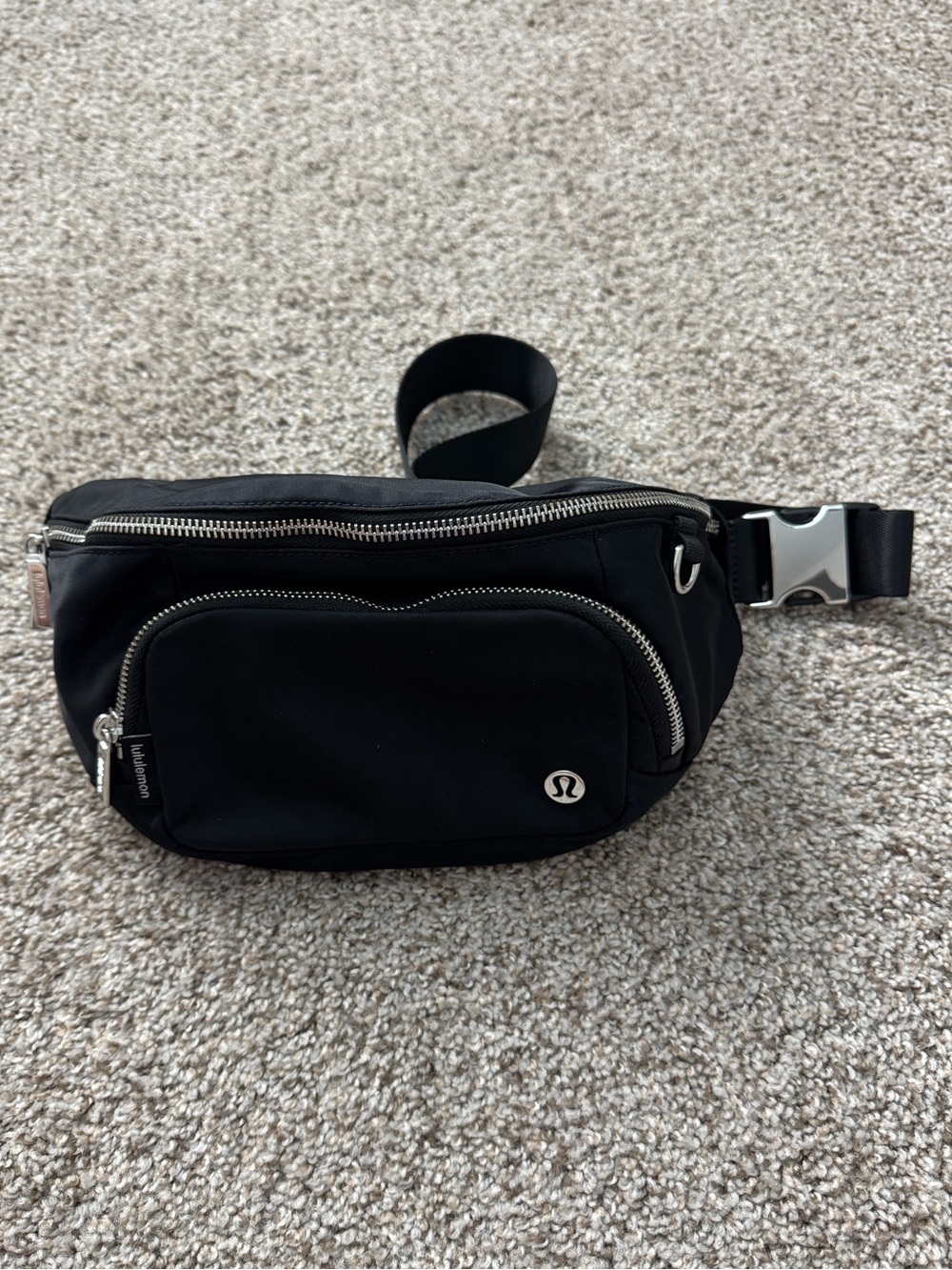 Everywhere Belt Bag Extra Large 4L
Metal
